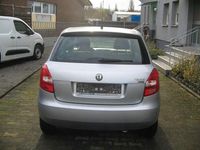 Gebraucht Skoda Fabia Classic 60 PS (44 kW) 2011 Silber Limousine