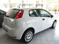 Gebraucht Fiat Punto Pop 69 PS (50 kW) 2015 Weiß Kleinwagen