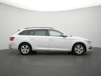 Gebraucht Skoda Superb Ambition 150 PS (110 kW) 2022 Moonweiß perleffekt Kombi