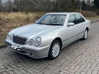 Gebraucht Mercedes E200 Elegance 163 PS (119 kW) 2001 Silber Limousine