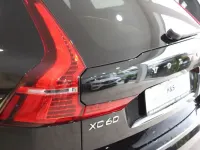 Gebraucht Volvo XC60 Momentum 197 PS (144 kW) 2021 Onyx black / SUV