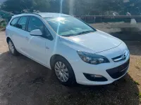 Gebraucht Opel Astra 110 PS (80 kW) 2014 Weiß Kombi