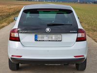 Gebraucht Skoda Rapid 90 PS (66 kW) 2015 Weiß Kleinwagen