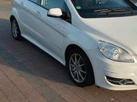 Gebraucht Mercedes B180 109 PS (80 kW) 2009 Weiß Van / Kleinbus
