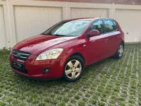Gebraucht Kia Ceed 110 PS (80 kW) 2007 Rot Kleinwagen
