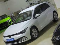Gebraucht VW Golf VIII Life 150 PS (110 kW) 2023 Oryxweiß perlmutteffekt (metallic) Limousine