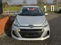 Gebraucht Hyundai i10 Trend 67 PS (49 kW) 2020 Sleek silver / met Kleinwagen