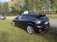 Gebraucht Ford Focus ST 163 PS (119 kW) 2014 Schwarz Limousine