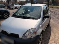 Gebraucht Toyota Yaris 60 PS (44 kW) 2002 Silber Kleinwagen