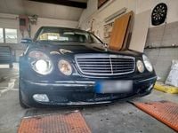 Używany Mercedes E500 306 KM (225 kW) 2004 Czarny Sedan/Limuzyna
