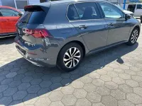 Gebraucht VW Golf VIII Active 150 PS (110 kW) 2022 Delfingrau (metallic) Limousine