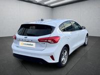 Używany Ford Focus 125 KM (91 kW) 2022 Biały Sedan/Limuzyna