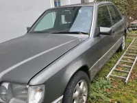 Gebraucht Mercedes E220 150 PS (110 kW) 1994 Silber Limousine