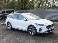 Gebraucht Ford Focus Active 125 PS (91 kW) 2022 Weiß Limousine