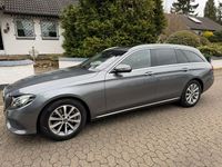 Gebraucht Mercedes E220 194 PS (142 kW) 2019 Grau Kombi
