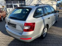 Usado Skoda Octavia Active 86 HP (63 kW) 2016 Prateado Citadino