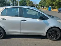 Gebraucht Toyota Yaris 99 PS (72 kW) 2012 Silber Kleinwagen