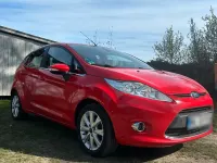 Gebraucht Ford Fiesta 82 PS (60 kW) 2011 Rot Kleinwagen