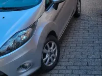 Gebraucht Ford Fiesta 60 PS (44 kW) 2012 Grau Kleinwagen