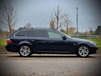 Gebraucht BMW 525 Exclusive 197 PS (144 kW) 2009 Blau Kombi