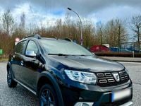 Gebraucht Dacia Sandero Stepway 90 PS (66 kW) 2017 Schwarz SUV