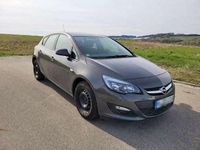Gebraucht Opel Astra Selection 116 PS (85 kW) 2015 Grau Kleinwagen