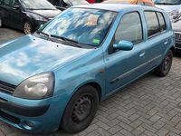 Gebraucht Renault Clio II 75 PS (55 kW) 2003 Grün Kleinwagen