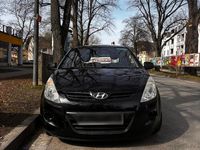 Gebraucht Hyundai i20 77 PS (56 kW) 2009 Schwarz Kleinwagen