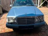 Gebraucht Mercedes E220 150 PS (110 kW) 1995 Blau Limousine