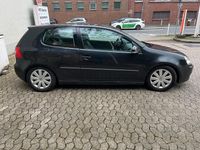 Gebraucht VW Golf V 75 PS (55 kW) 2004 Schwarz Kleinwagen