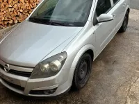 Usata Opel Astra 105 CV (77 kW) 2005 Argento Berlina
