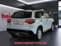 Gebraucht Suzuki Vitara Club 129 PS (94 kW) 2021 Pearl cool white SUV