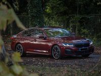 Gebraucht BMW 545e Performance 394 PS (289 kW) 2021 Rot Limousine