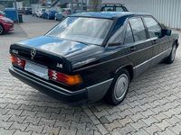 Gebraucht Mercedes 190 109 PS (80 kW) 1990 Schwarz Limousine