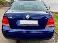 Gebraucht VW Bora Highline 105 PS (77 kW) 2000 Blau Limousine