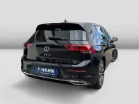 Używany VW Golf VIII Active 150 KM (110 kW) 2023 Czarny Sedan/Limuzyna