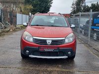 Gebraucht Dacia Sandero Stepway 84 PS (61 kW) 2011 Rot Kleinwagen