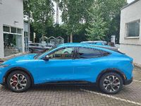 Gebraucht Ford Mustang Mach-E Basis 197 kW (269 PS) 2022 Grabber blue metallic SUV