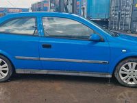 Usado Opel Astra 101 HP (74 kW) 2001 Azul Coupé