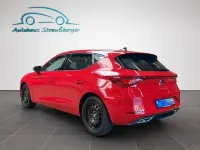 Używany Seat Leon FR 150 KM (110 kW) 2022 Czerwony Sedan/Limuzyna