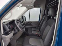Gebraucht VW Crafter 140 PS (102 kW) 2020 Deep ocean blue Van