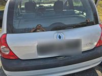 Gebraucht Renault Clio II 73 PS (53 kW) 2003 Silber Kleinwagen