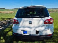 Gebraucht VW Tiguan Sportline 140 PS (102 kW) 2010 Weiß SUV