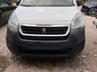Gebraucht Peugeot Partner Avantage 99 PS (72 kW) 2016 Weiß Van / Kleinbus