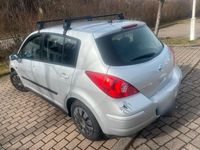 Gebraucht Nissan Tiida 114 PS (83 kW) 2009 Silber Kleinwagen