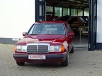 Gebraucht Mercedes E230 132 PS (97 kW) 1990 Barolorot Limousine