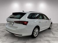 Gebraucht Skoda Octavia Selection 150 PS (110 kW) 2025 Moonweiß perleffekt Kombi