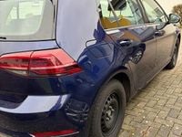 Gebraucht VW e-Golf 100 kW (136 PS) 2020 Blau Kleinwagen