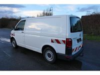 Gebraucht VW Transporter 140 PS (102 kW) 2016 Candyweiss (metallic) Van