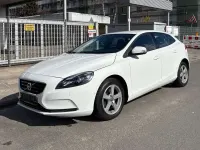 Gebraucht Volvo V40 Kinetic 150 PS (110 kW) 2012 White solid (ice white) Kleinwagen